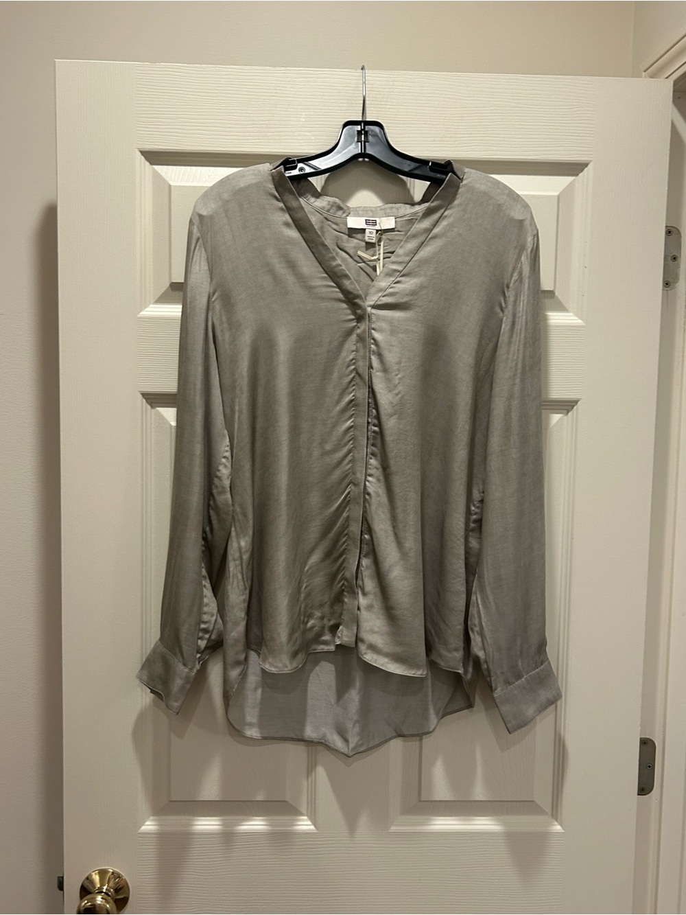 Etcetera Silver-Gray Long Sleeve Button-Front Blouse